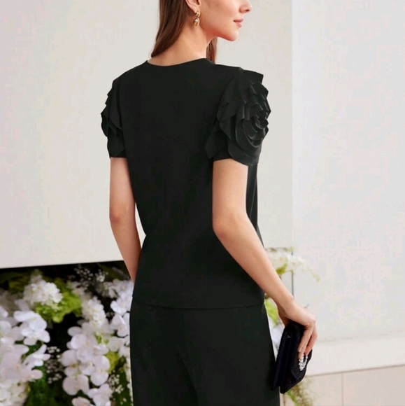 SOLID LAYERED RUFFLE PUFF SLEEVE TEE - Picture 3 of 4